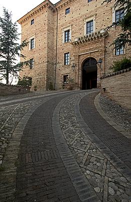 Castello Chiola Loreto Aprutino