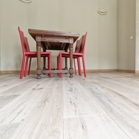 Ristrutturazione Appartamento Verona  - Il Rovere Mod. Vecchia Toscana Chiaro, larghezze miste e finitura ad olio di Parkemo. Perchè il legno in cucina è anche praticità ed espressione.