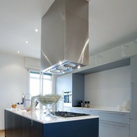 Attico Mantova  - Particolare della cucina di questa abitazione sita in Mantova pavimentata in Rovere Classic, spazzolato e oliato di Parkemo.