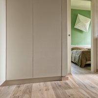 Ristrutturazione Appartamento Verona  - Il pavimento in Rovere Mod. Vecchia Toscana Chiaro, in larghezze miste e finitura ad olio di Parkemo per il salotto come la stanza da letto. Un tutt