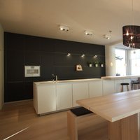 Appartamento Residenziale Bolzano  - Linee pulite e design essenziale. Il Larice Mod. Magnus, spazzolato oliato bianco di Parkemo è il giusto passpartout per gli ambienti eleganti ma mai banali, semplici ma di grande espressività.