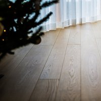 Rovere mod. Versus Premium, spazzolato e oliato sbiancato a campione 