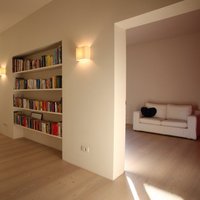 Appartamento Residenziale Bolzano  - Particolare del pavimento in Larice Mod. Magnus, spazzolato oliato bianco di Parkemo installato in questa abitazione residenziale di Bolzano.