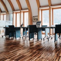 Bignami S.p.A.  - Una sala riunione importante e di prestigio: qui si decidono strategie, si valutano progetti, si discutono programmi. Grazie a Bignami per aver scelto il Noce Industriale di Parkemo per questo spazio così rappresentativo.