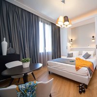 Hotel Grande Italia (I-Chioggia)  - Niente ci regala più benessere che venire accolti in ambienti caldi e avvolgenti. Il pavimento in Rovere Parkemo, collezione Retro