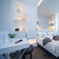 Hotel Grande Italia (I-Chioggia)  - Il pavimento in Rovere Parkemo, con finitura tinta wengè e verniciata conferisce un design moderno ma mai scontato alle stanze di questo hotel che molto avrebbero da raccontare... 