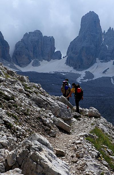 Escursioni ed itinerari tra le più belle vette delle Dolomiti di Brenta.