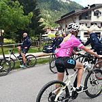 Personaggi famosi sport, spettacolo e cultura - Squadra della Fiorentina serie A ritiro Val di Fassa. Noleggio bike ed e-bike Bikeasy all' interno del Fassa park a Canazei val di fassa