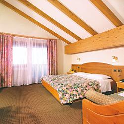 Camere Hotel Villetta Maria Canazei sotto la Marmolada  - Camere Hotel Villetta Maria. In un autentico stile cottage