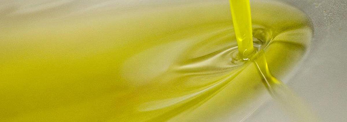 Il filo d'olio extra vergine d'oliva